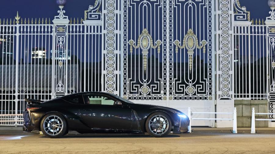  Lexus LC500 by Artisan Spirits 2019 года  (фото 8 из 11)